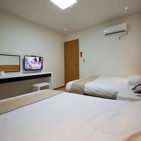 Ewha Hotel Jeju Eksteriør billede